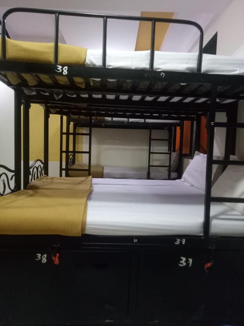 Bandra Dormitory Only For Indian Мумбаи Экстерьер фото