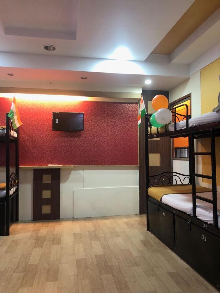 Bandra Dormitory Only For Indian Мумбаи Экстерьер фото