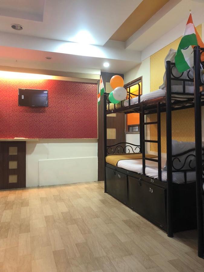 Bandra Dormitory Only For Indian Мумбаи Экстерьер фото